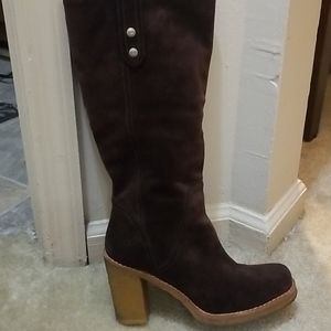 UGG BOOTS - 7 1/2